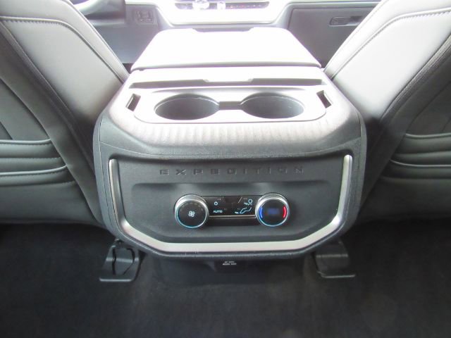 Used 2025 Ford Expedition Active image 30