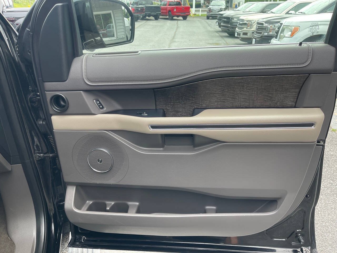 Used 2018 Ford Expedition Max Limited w/ Equipment Group 302A AWD/4WD image 40