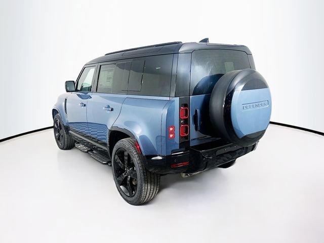 Used 2025 Land Rover Defender 110 X-Dynamic SE image 7