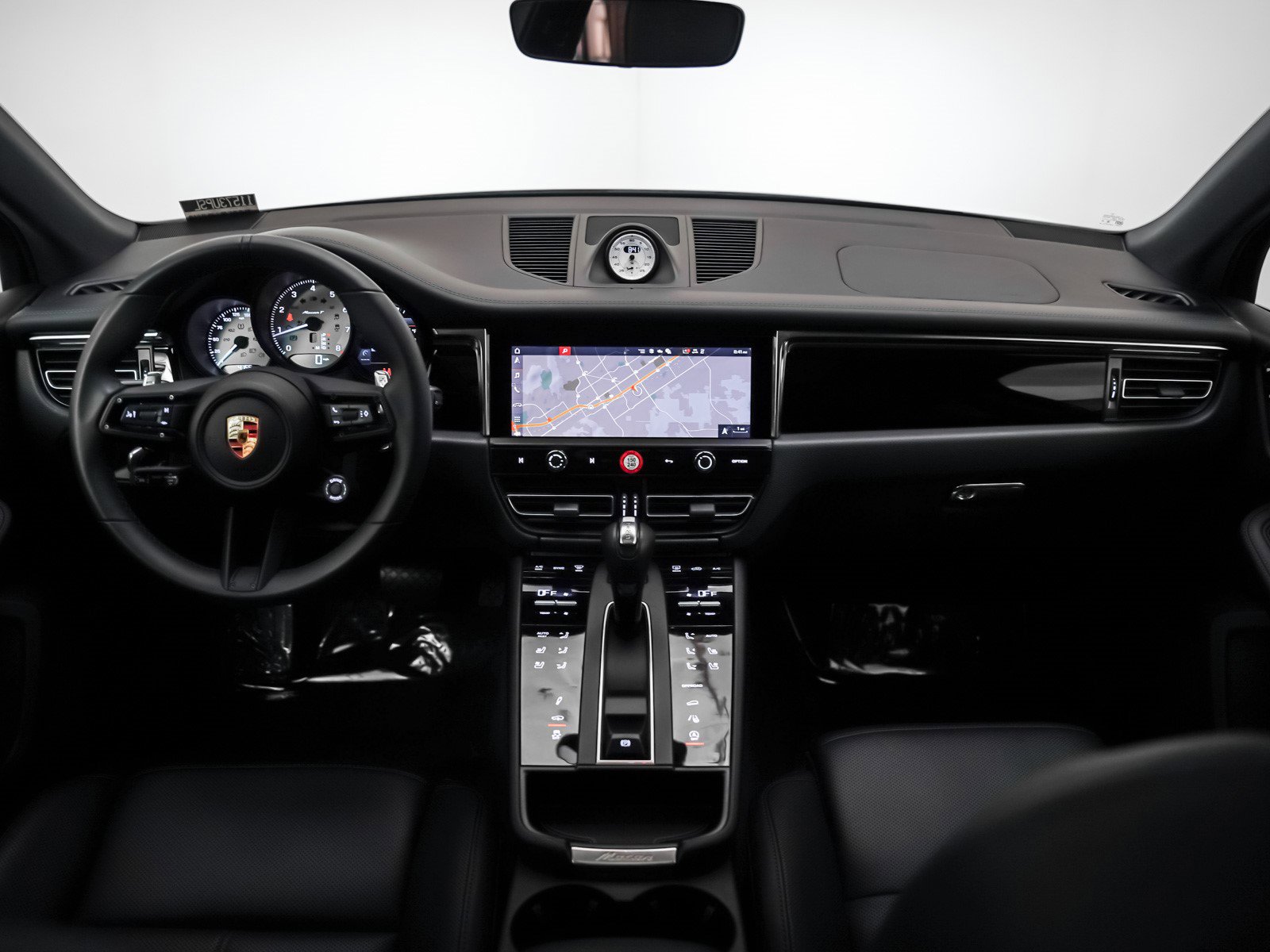 Used 2025 Porsche Macan Turbo image 15