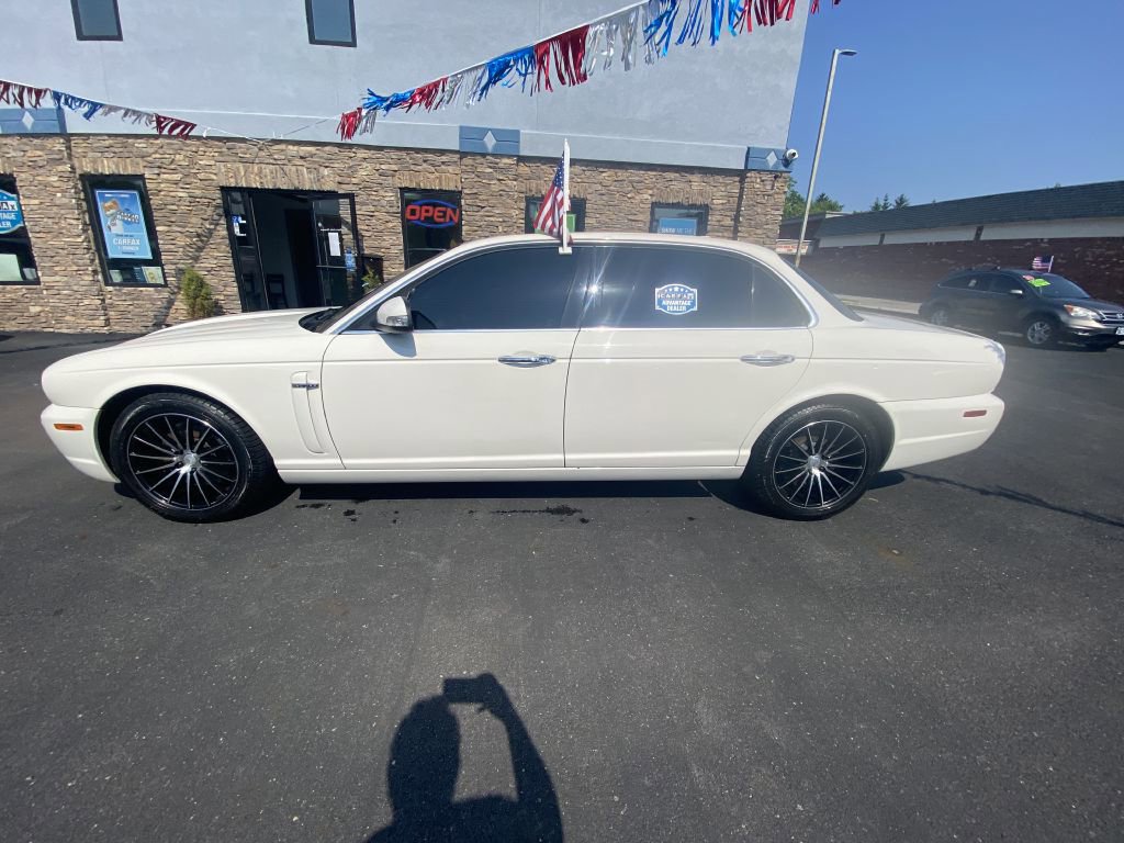 Used 2008 Jaguar XJ8 L image 8
