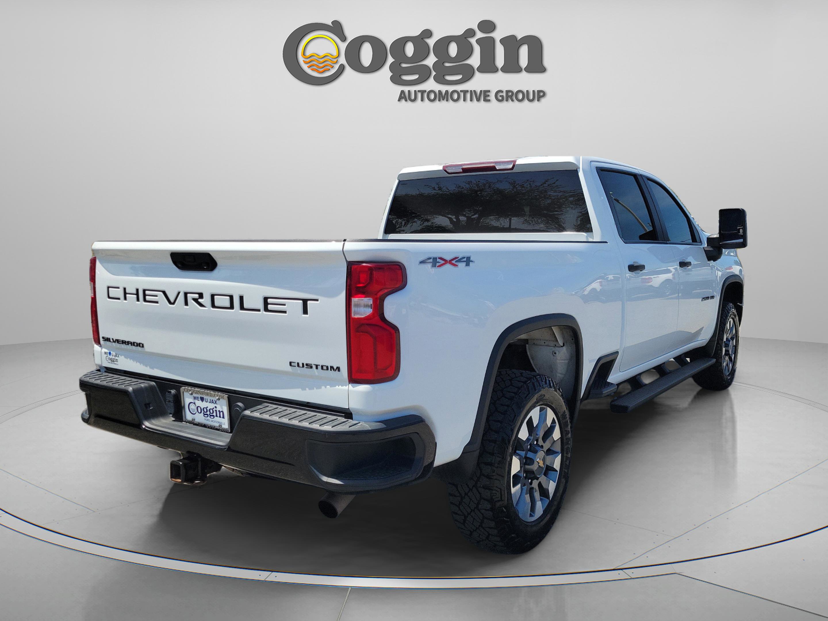 Used 2021 Chevrolet Silverado 2500 Custom w/ Custom Value Package AWD/4WD image 3