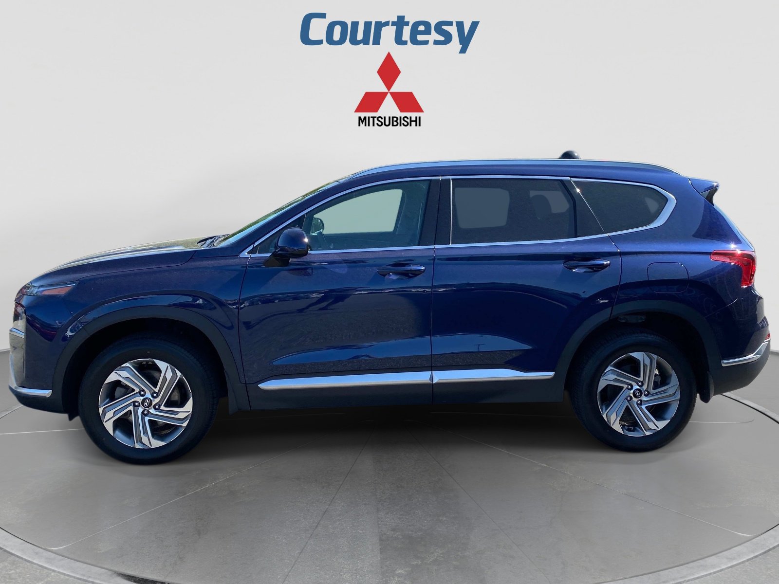 Used 2022 Hyundai Santa Fe SEL AWD/4WD image 2