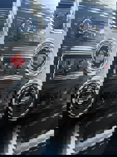 Used 2017 Nissan Titan PRO-4X image 11