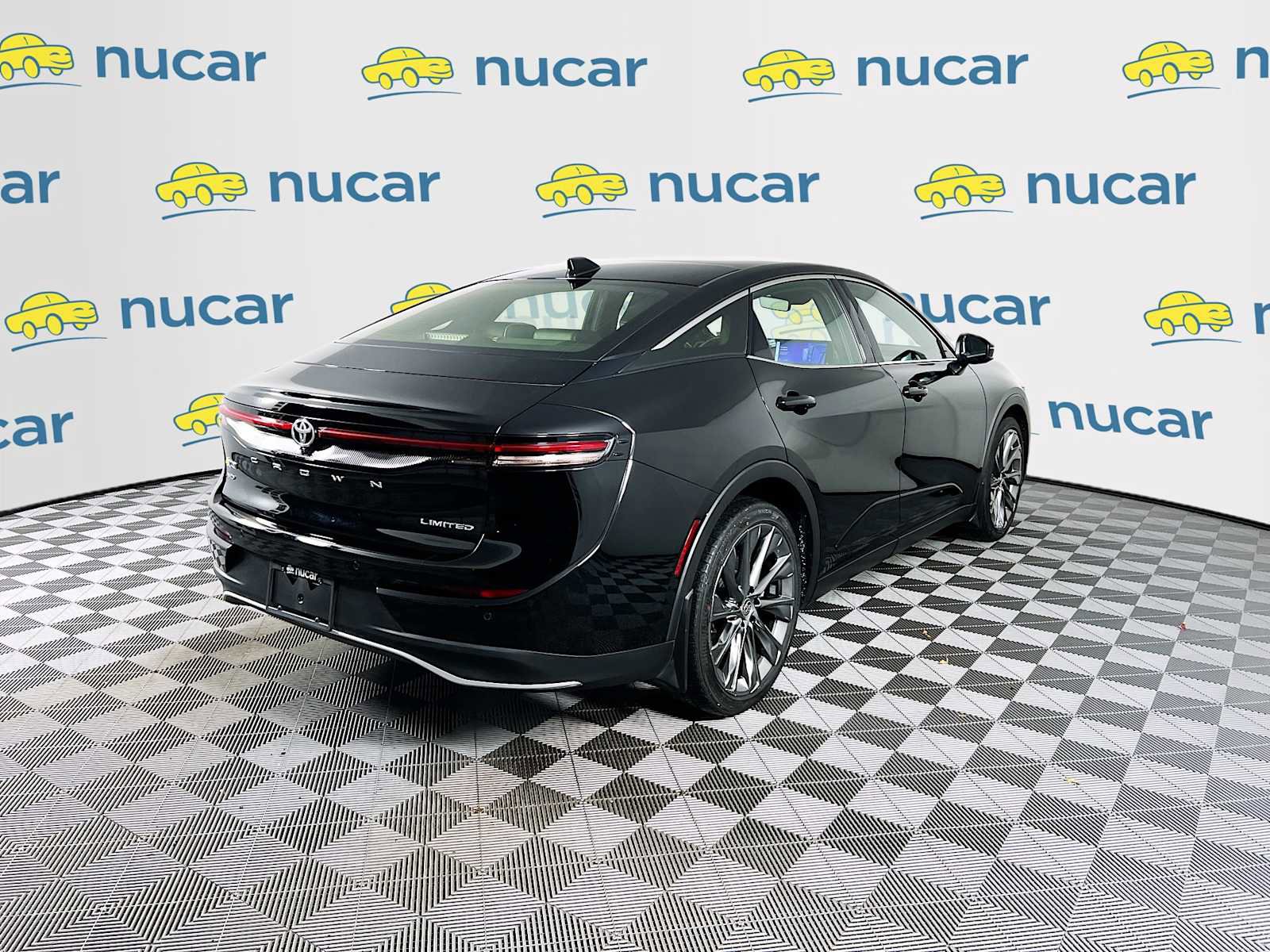 Used 2023 Toyota Crown Limited image 7