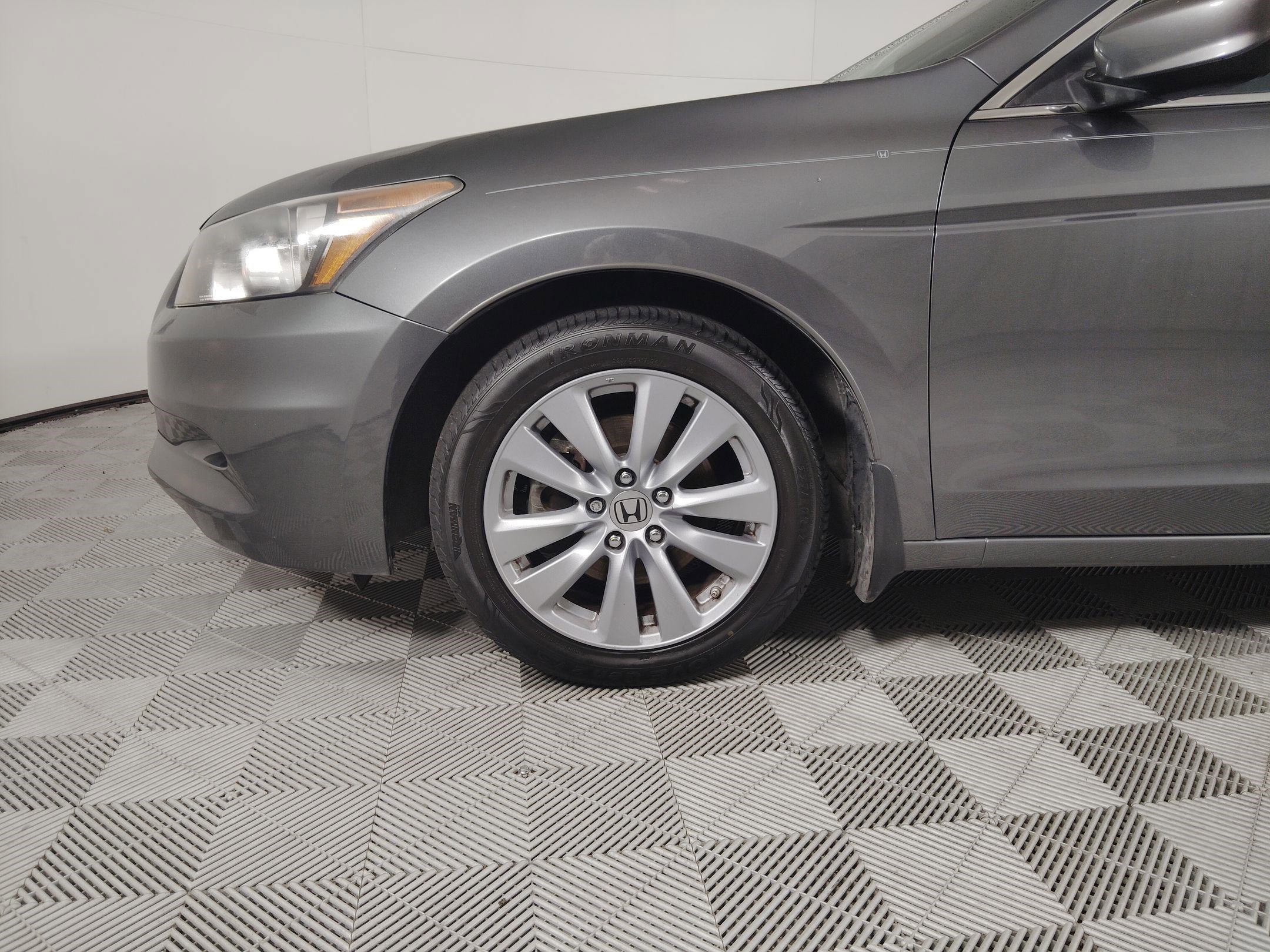 Used 2011 Honda Accord EX-L image 29