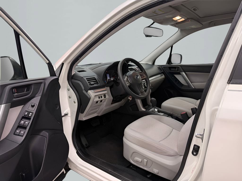 Used 2014 Subaru Forester 2.5i Premium AWD/4WD image 9