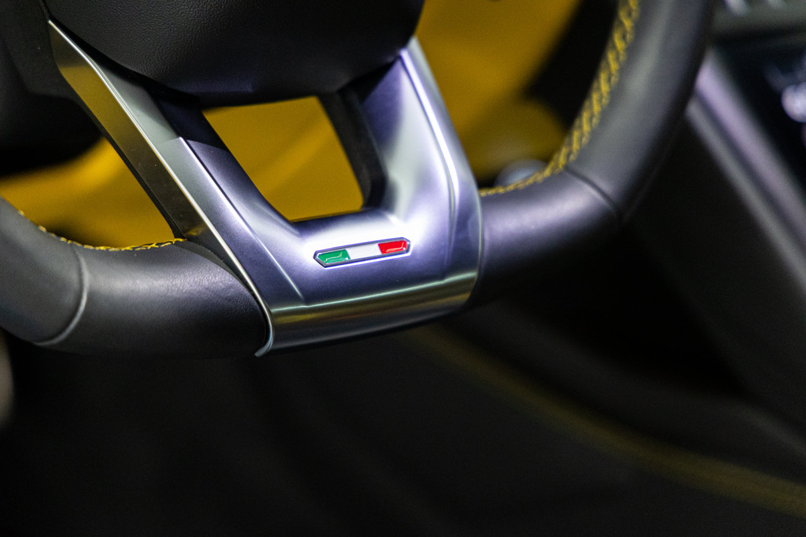 Used 2024 Lamborghini Urus S AWD/4WD image 31