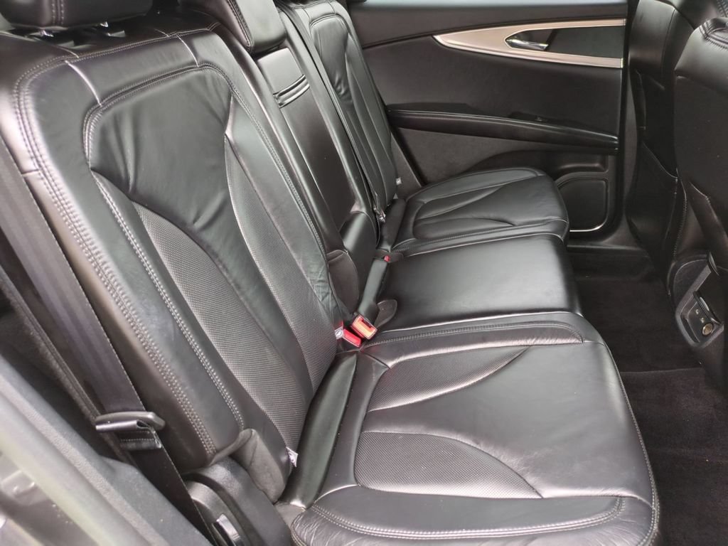 Used 2017 Lincoln MKX Select FWD image 29