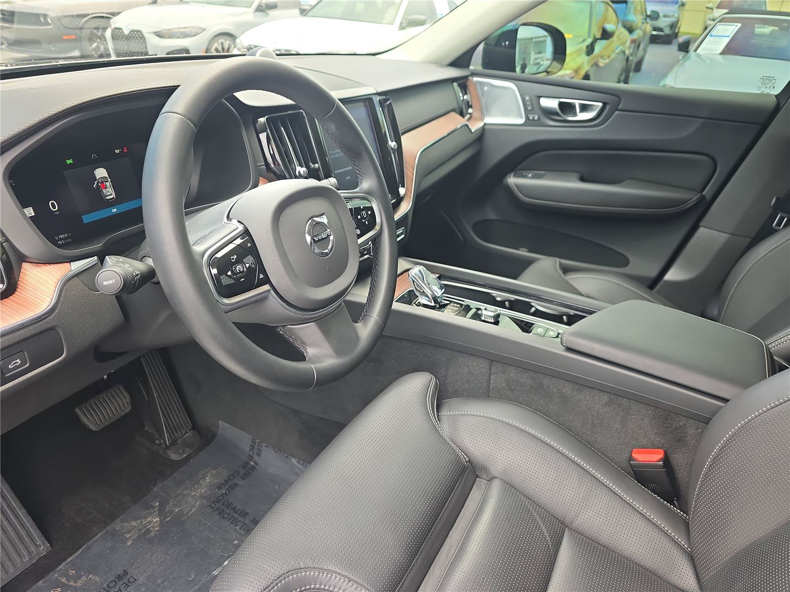 Used 2023 Volvo XC60 B6 Ultimate AWD/4WD image 17