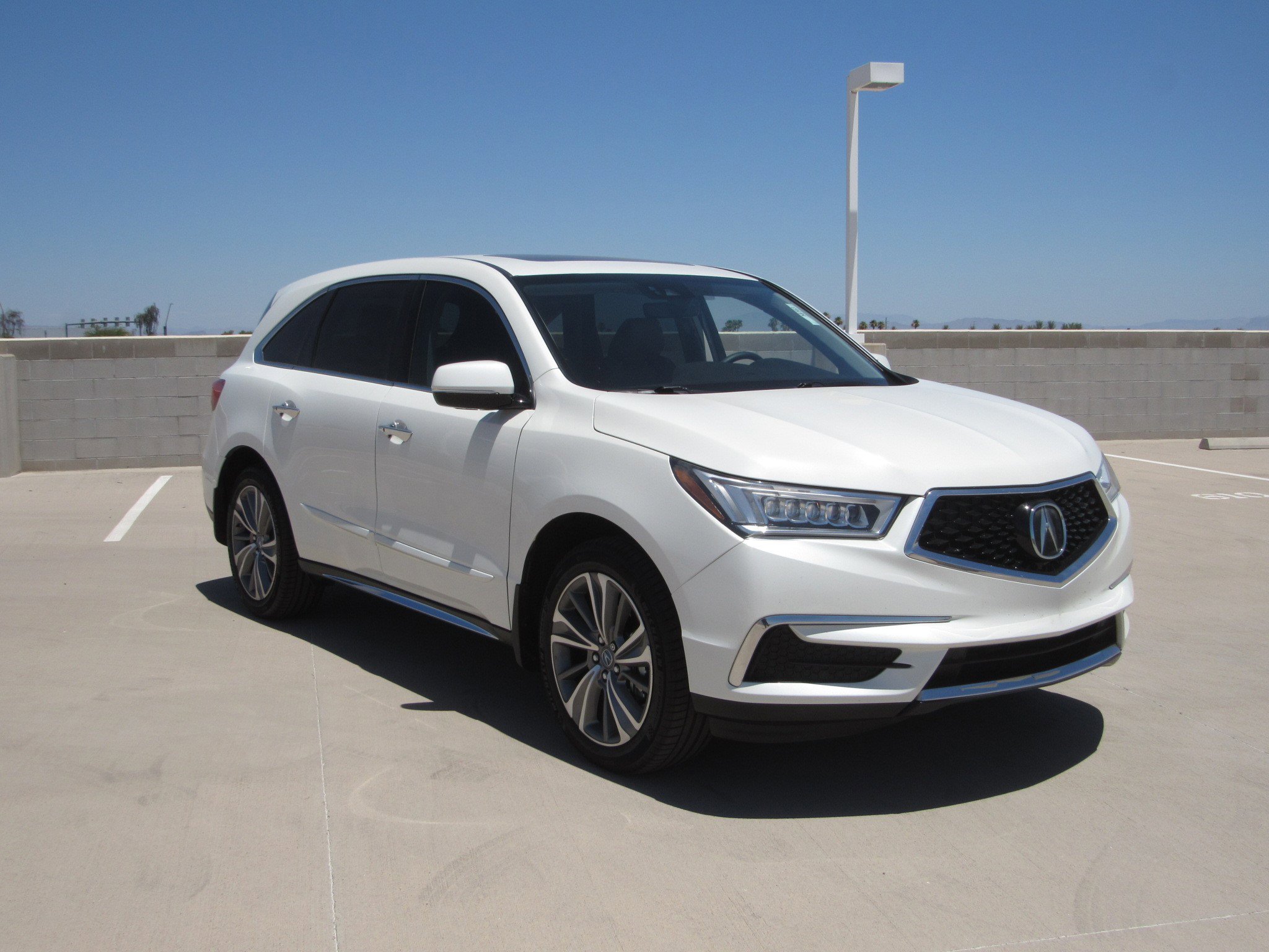 Certified 2017 Acura MDX FWD w/ Technology Package image 2
