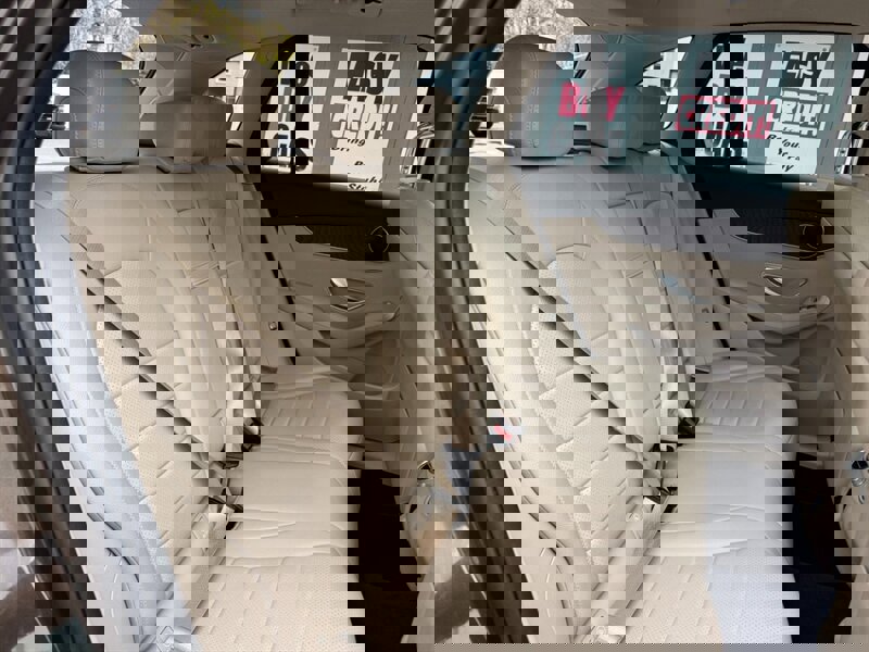 Used 2018 Mercedes-Benz GLC 300 4MATIC w/ Premium Package image 43