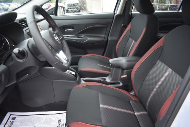 New 2025 Nissan Versa SR w/ Trunk Package image 14