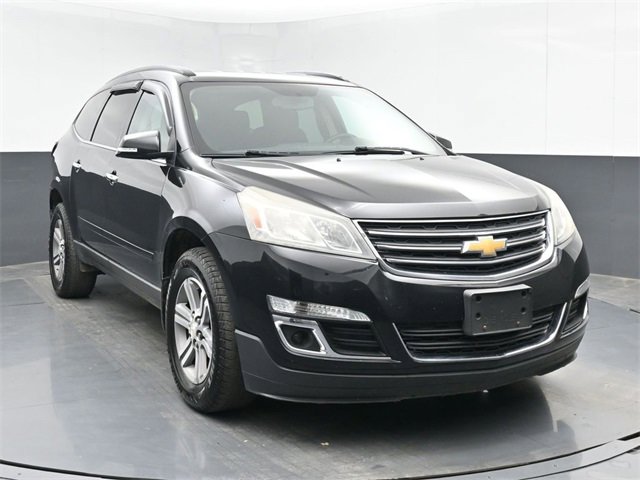 Used 2017 Chevrolet Traverse LT image 2