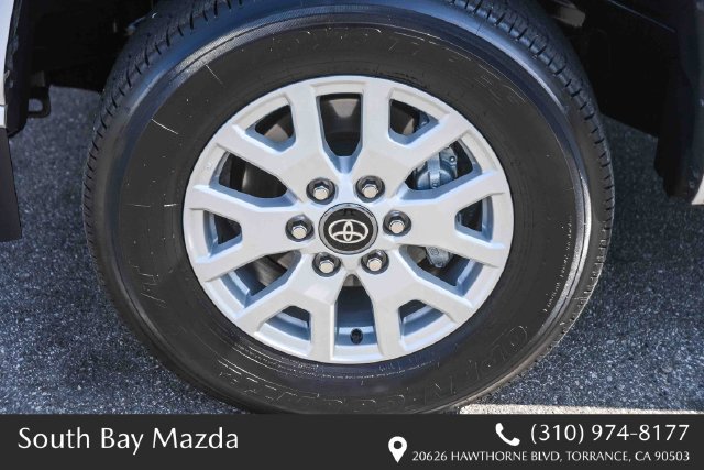 Used 2025 Toyota Tacoma SR5 AWD/4WD image 11