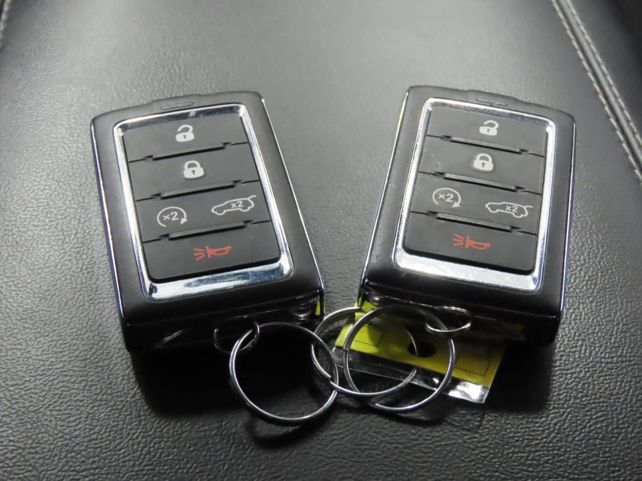 Used 2023 Jeep Grand Cherokee Laredo w/ Luxury Tech Group I RWD image 18