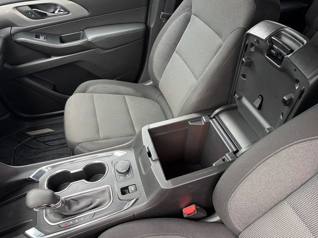 Used 2022 Chevrolet Traverse LT FWD image 22