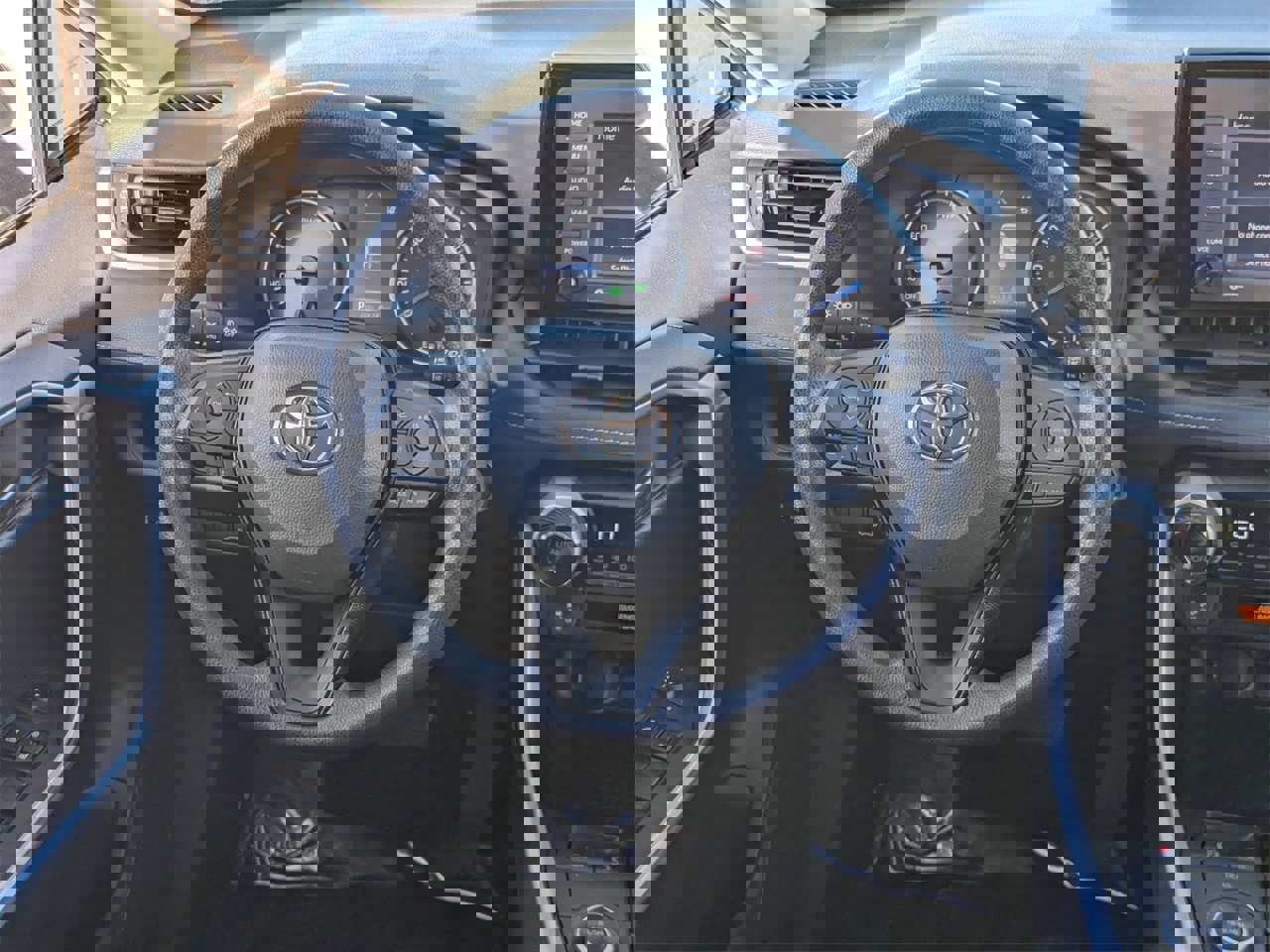 Used 2021 Toyota RAV4 XLE image 13