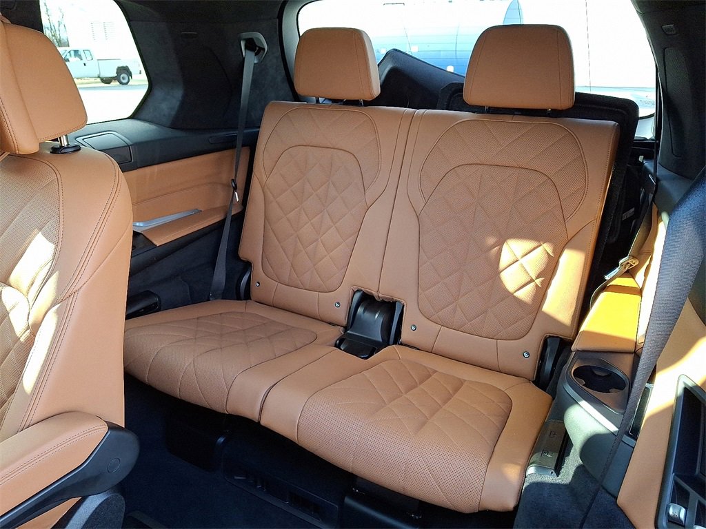 Certified 2024 BMW X7 xDrive40i w/ Executive Package image 15