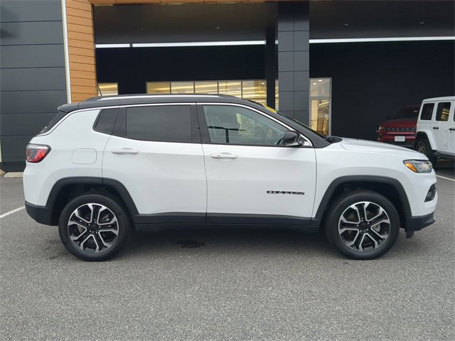 Used 2022 Jeep Compass Limited image 3