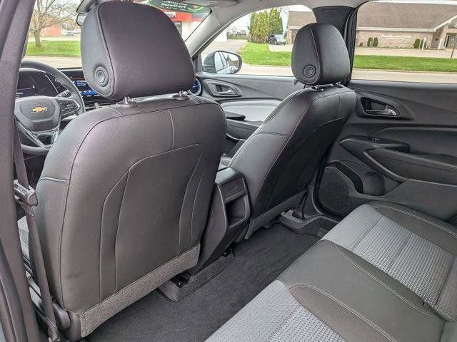 Used 2025 Chevrolet Trax LT w/ LT Convenience Package FWD image 26