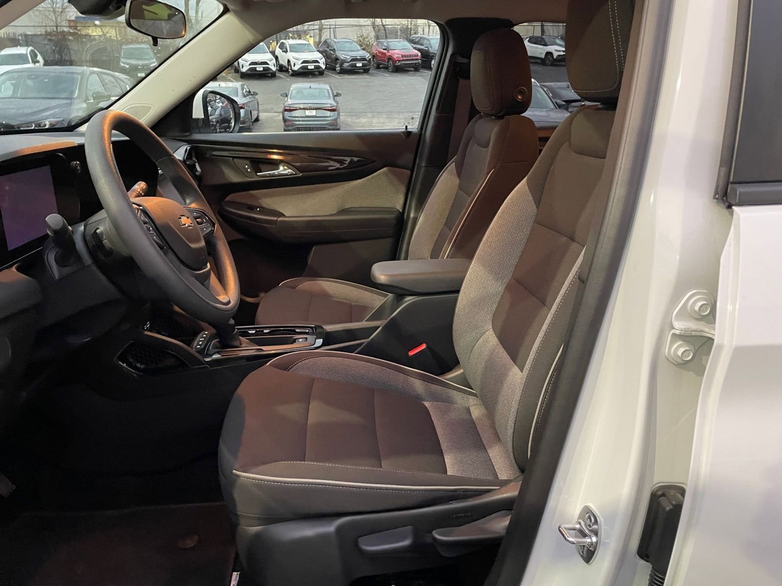 Used 2025 Chevrolet TrailBlazer LT image 24