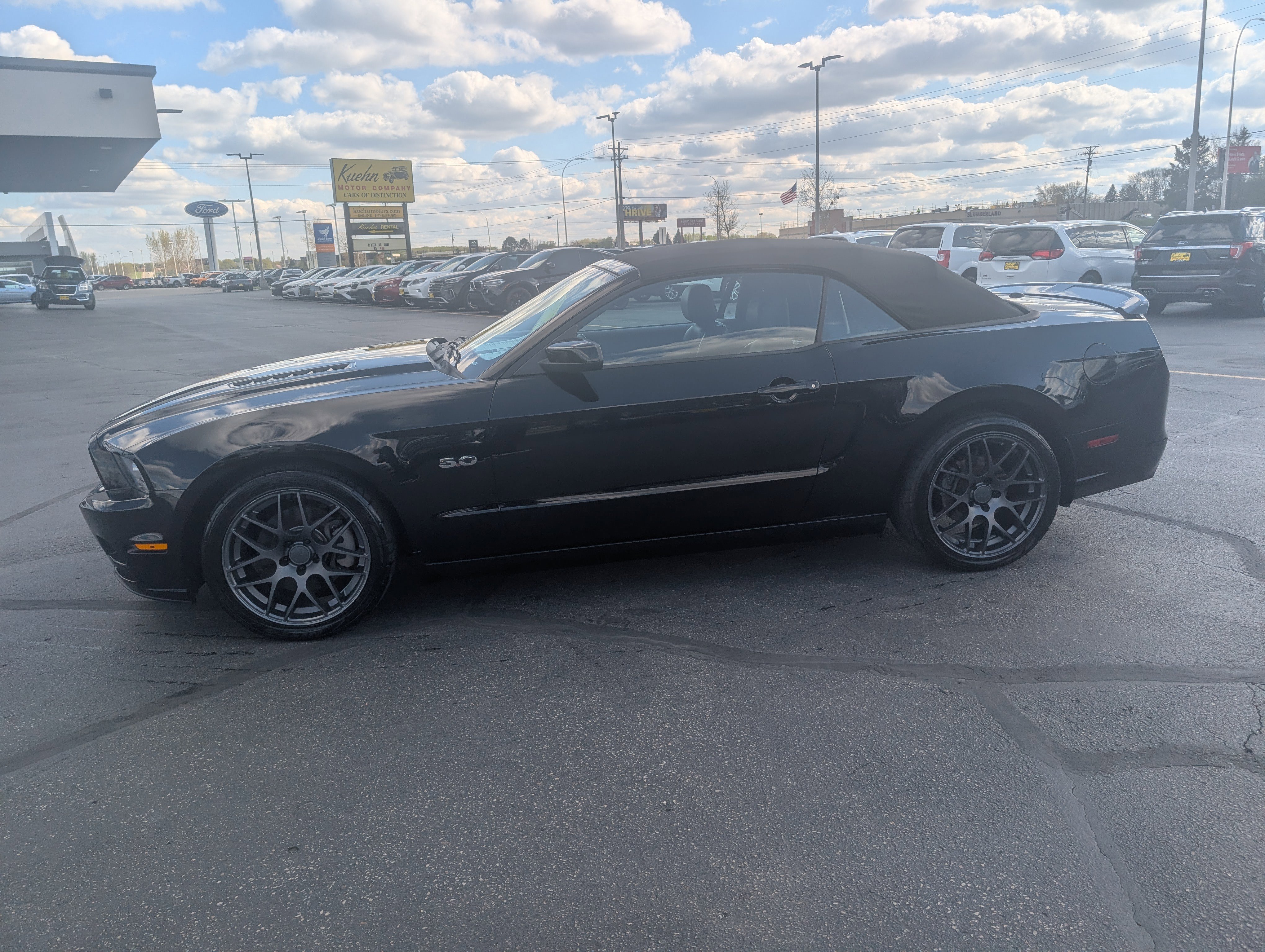 Used 2013 Ford Mustang GT Premium w/ Electronics Pkg RWD image 5