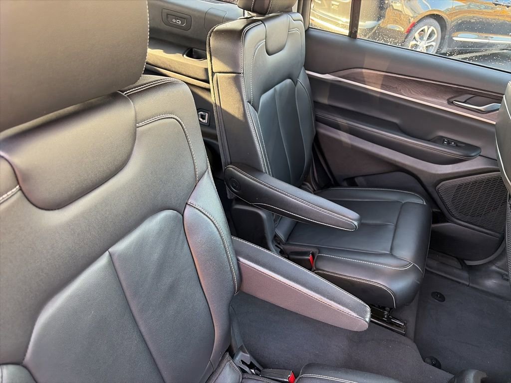 Used 2023 Jeep Grand Cherokee L Limited image 15