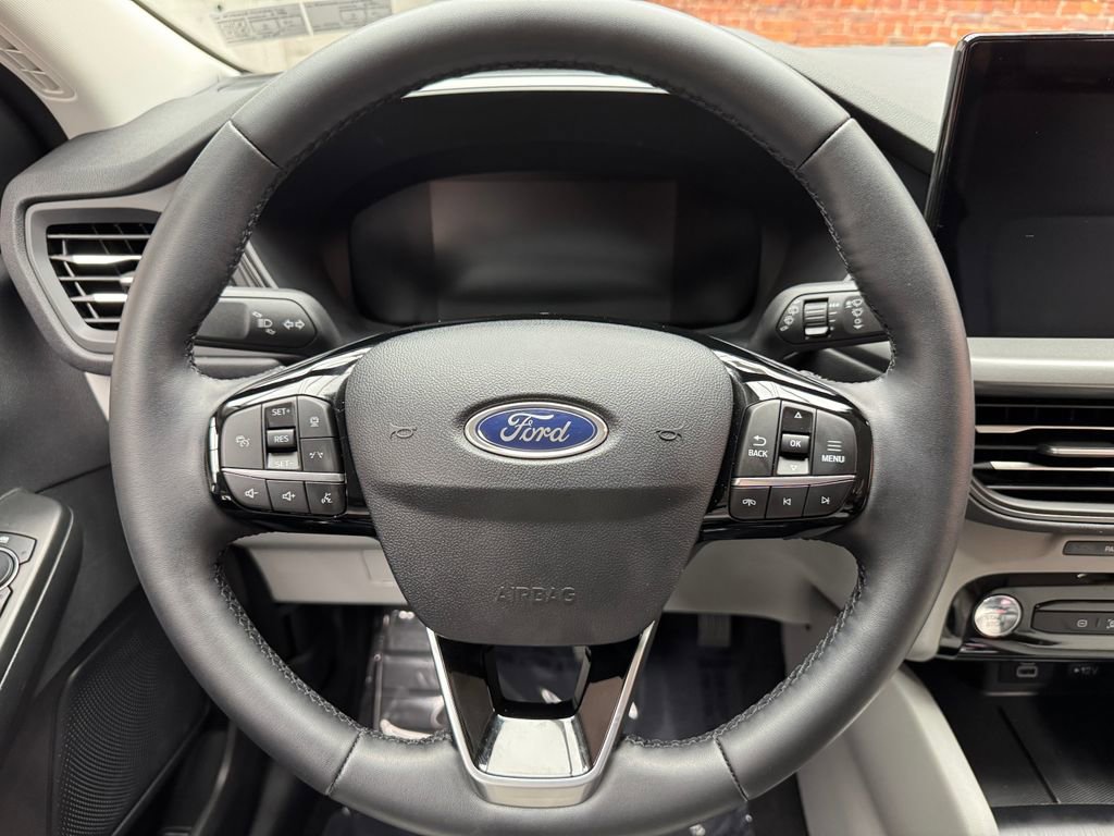 Certified 2025 Ford Escape SE FWD image 14