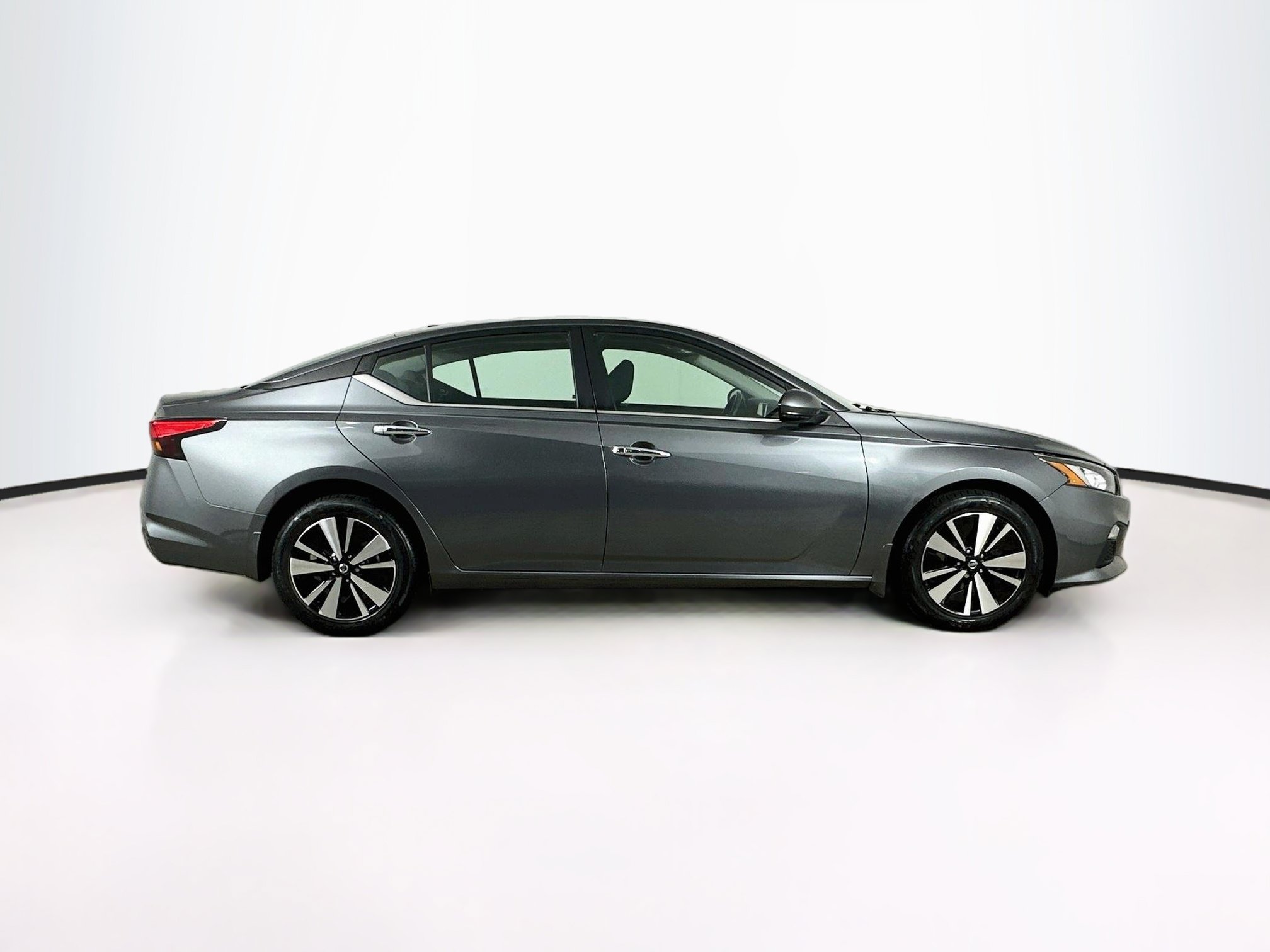 Used 2021 Nissan Altima 2.5 SV w/ SV Premium Package AWD/4WD image 10