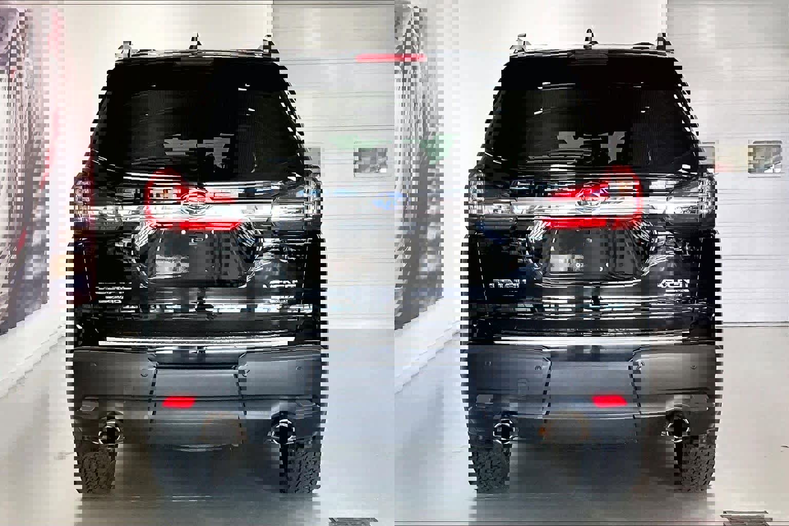 Used 2020 Subaru Ascent Limited w/ Technology Package AWD/4WD image 5