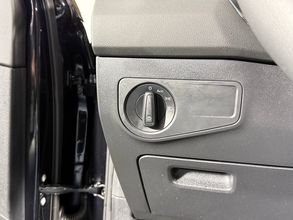 Used 2021 Volkswagen Tiguan S FWD image 17