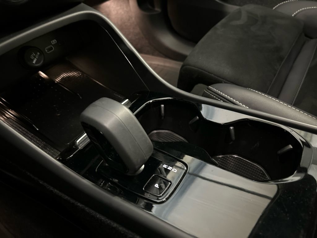 Certified 2023 Volvo C40 P8 Recharge Ultimate image 19