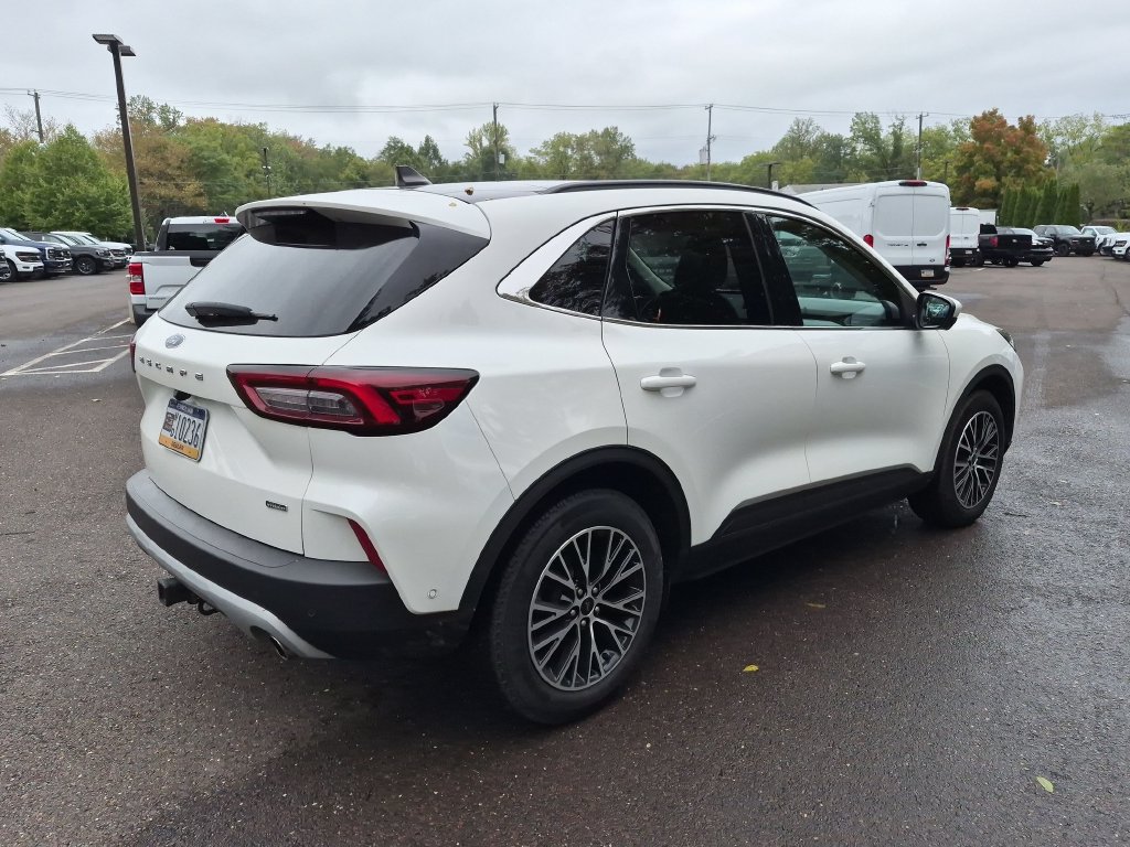 Certified 2023 Ford Escape SE w/ PHEV Premium Package FWD image 13