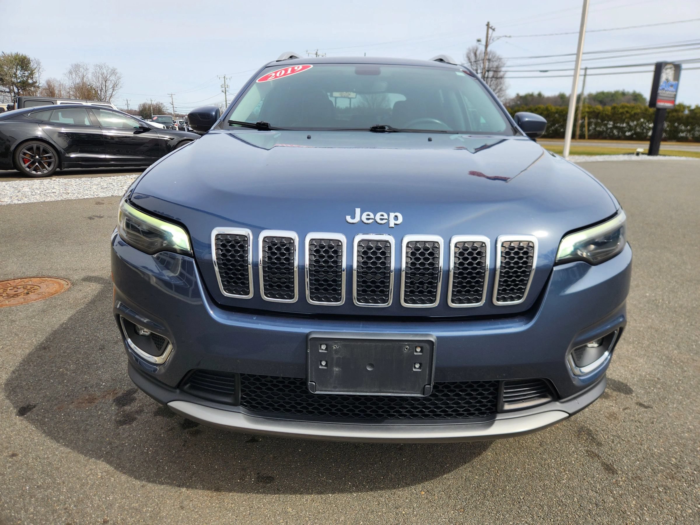 Used 2019 Jeep Cherokee Limited AWD/4WD image 24