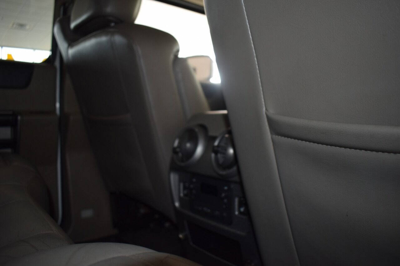 Used 2003 HUMMER H2 w/ Preferred Equipment Group AWD/4WD image 41