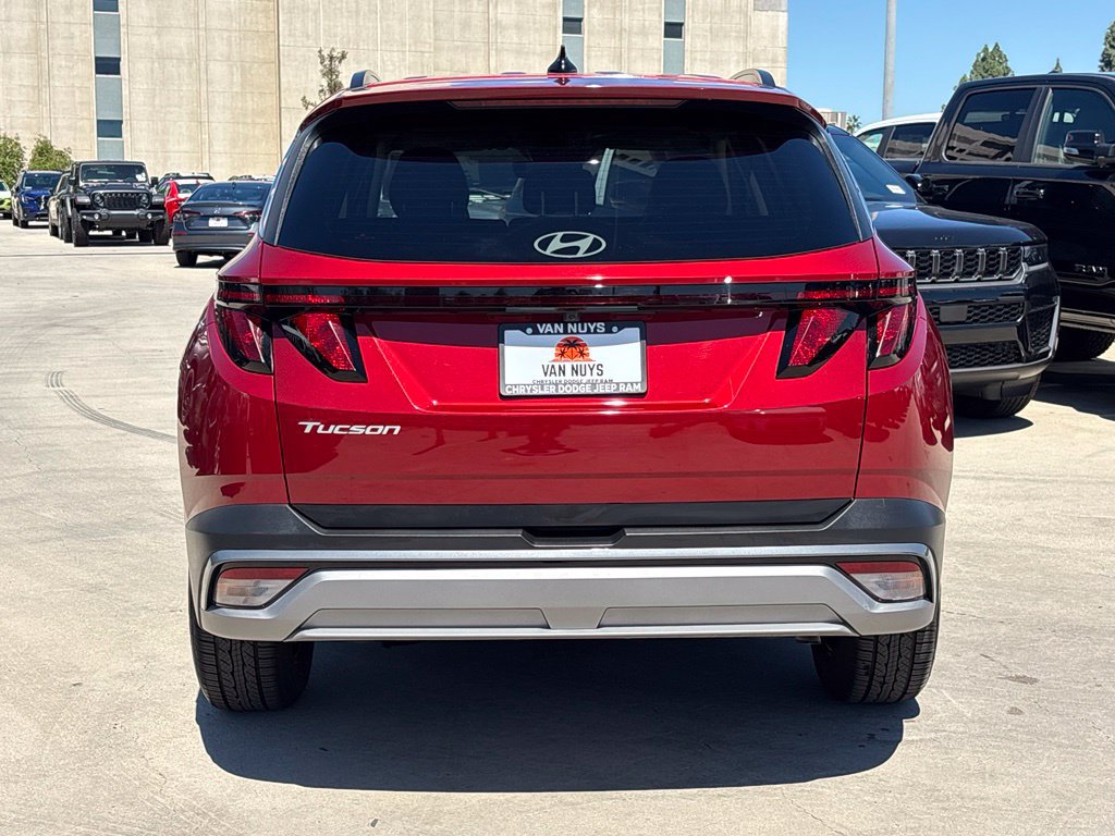 Used 2025 Hyundai Tucson SEL FWD image 4