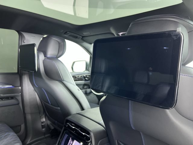 Used 2025 Cadillac Escalade IQ Luxury 1 AWD/4WD image 35