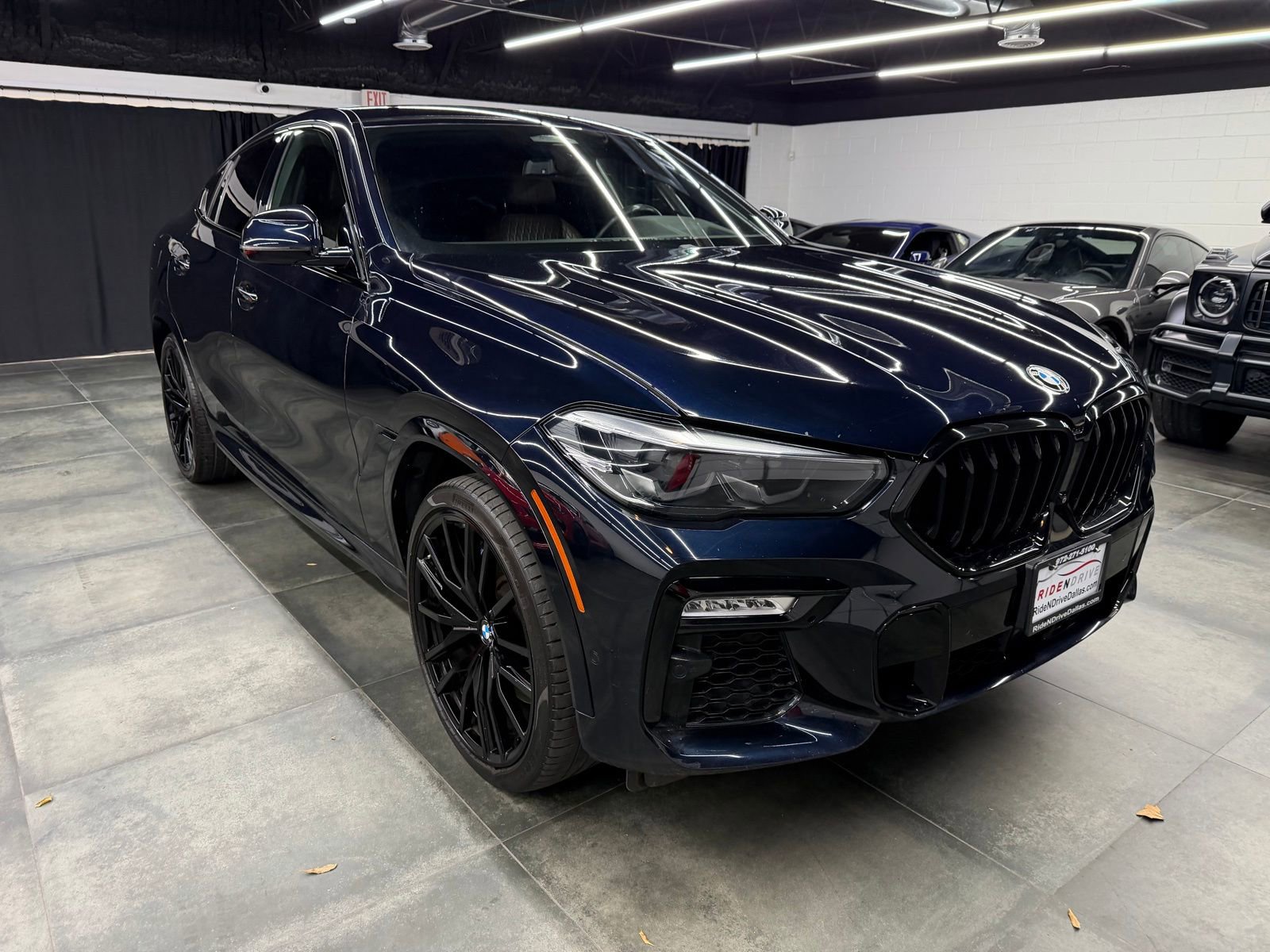 Used 2021 BMW X6 M50i image 9
