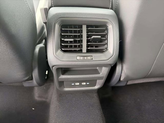 New 2026 Volkswagen Taos SEL image 5