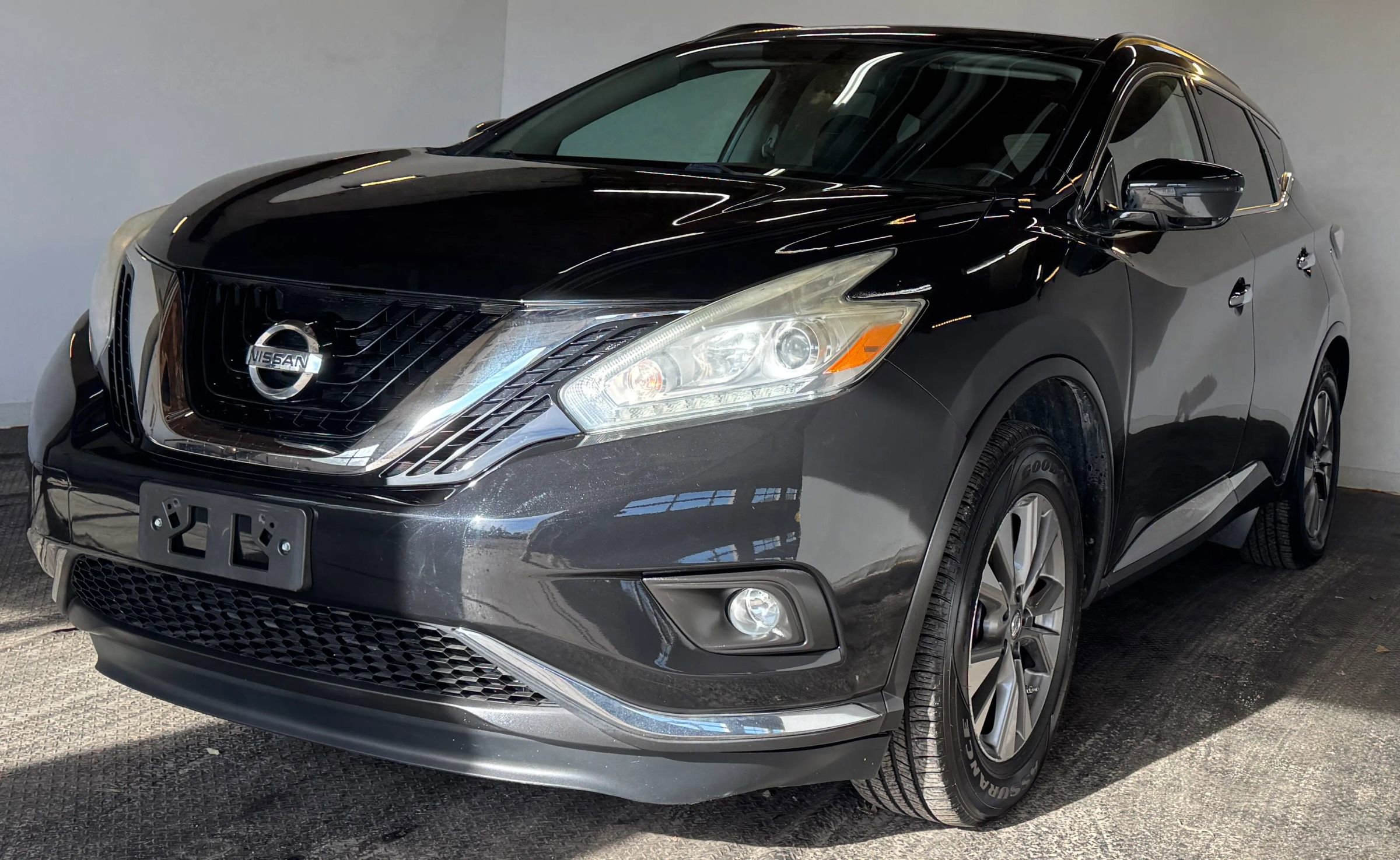 Used 2016 Nissan Murano SV image 2