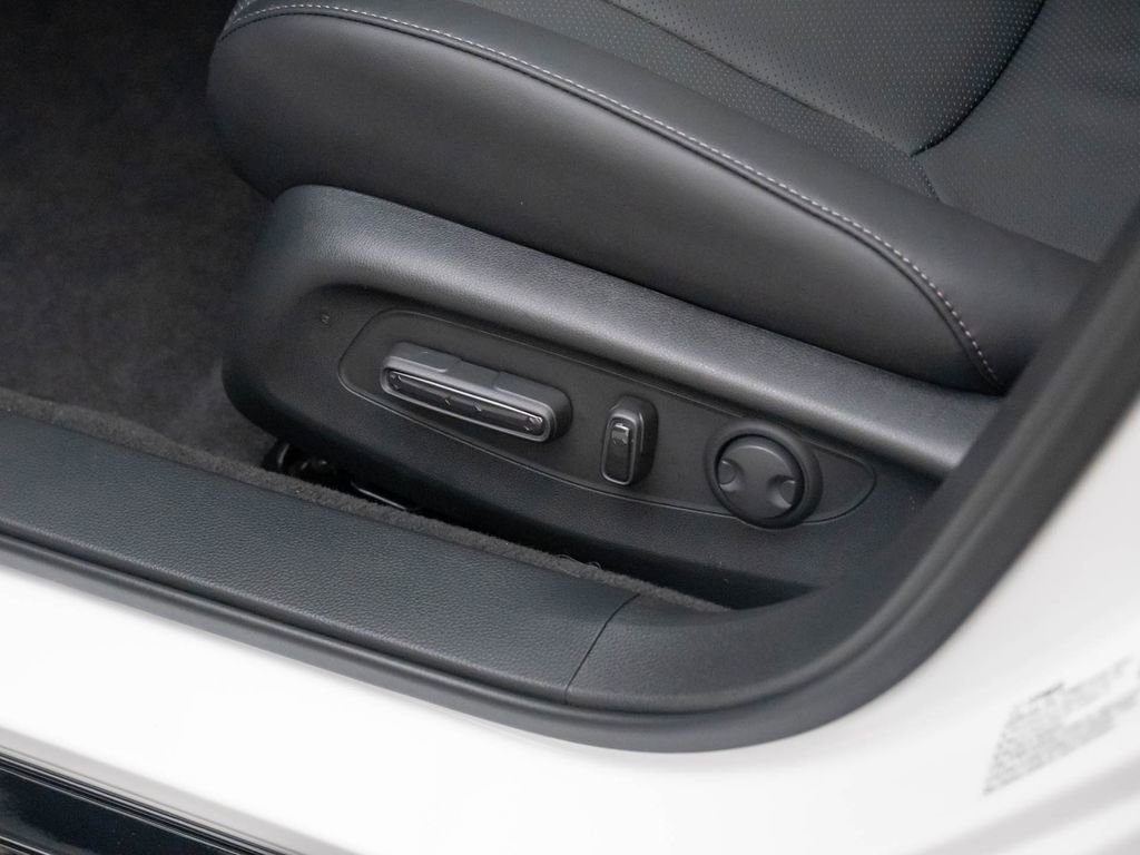 Certified 2025 Honda Accord EX-L image 13