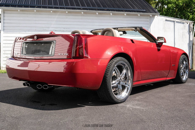 Used 2005 Cadillac XLR RWD image 8