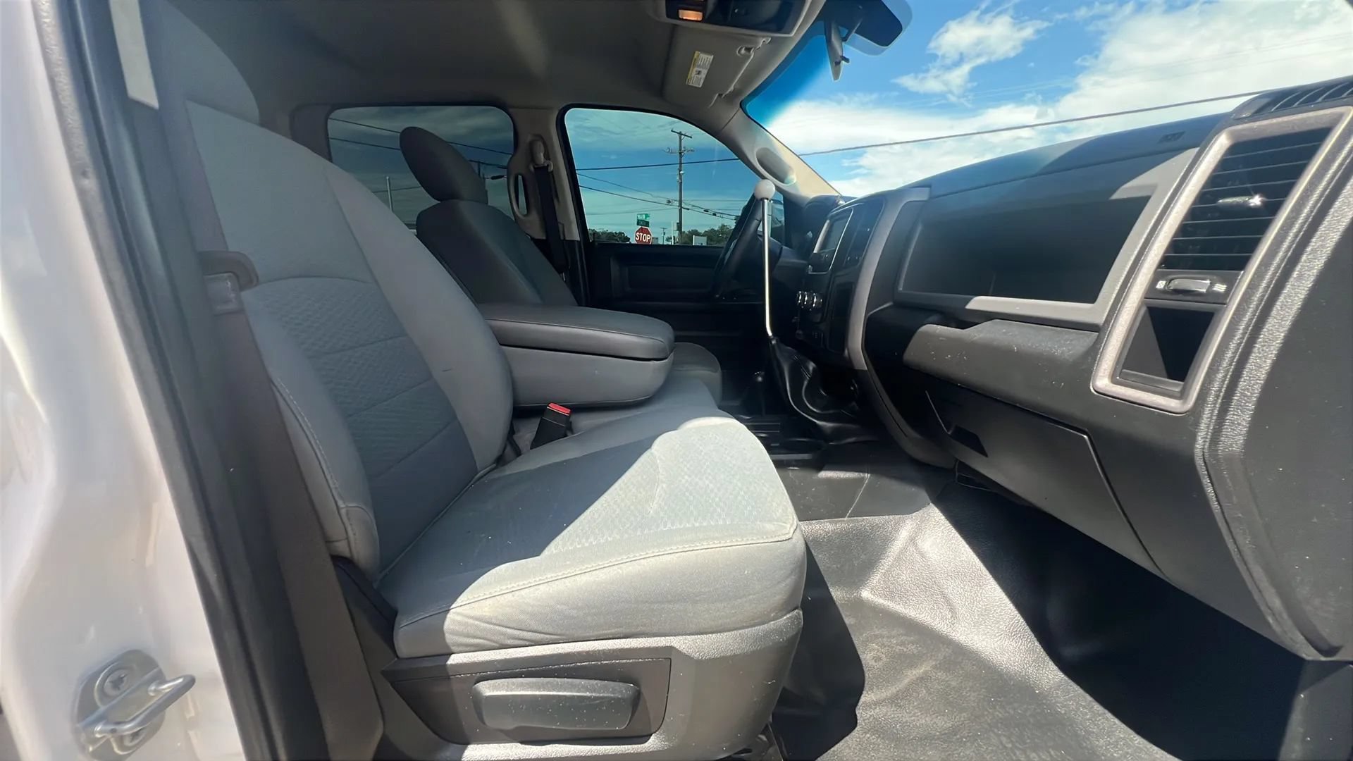Used 2018 RAM 3500 Tradesman w/ Chrome Appearance Group AWD/4WD image 17