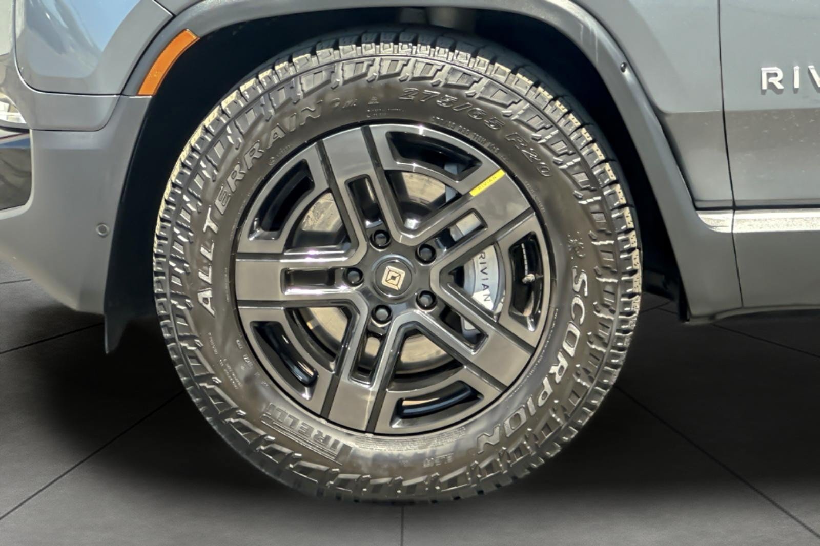 Used 2024 Rivian R1T Adventure Dual AWD/4WD image 23