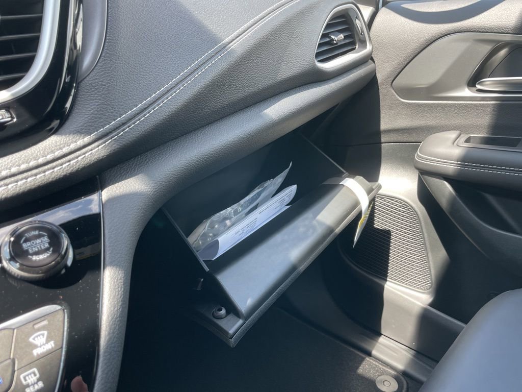New 2026 Chrysler Pacifica Select image 41