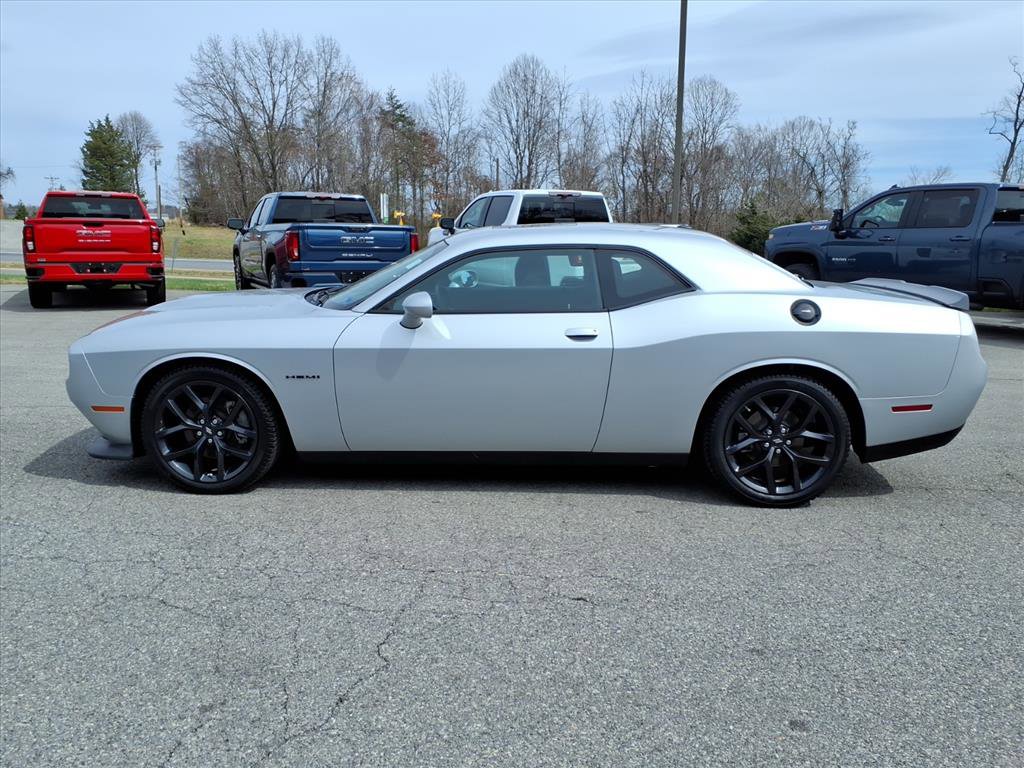 Used 2022 Dodge Challenger R/T w/ Blacktop Package image 7