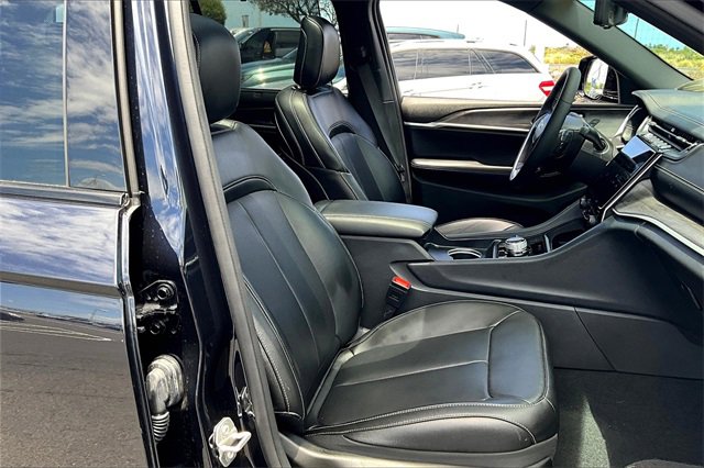 Used 2025 Jeep Grand Cherokee Limited 4xe image 7