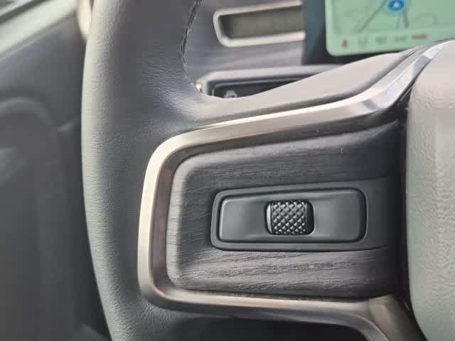 Used 2025 Rivian R1S Adventure Dual AWD/4WD image 24