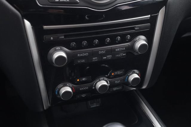 Used 2019 Nissan Pathfinder SV w/ SV All Weather Package AWD/4WD image 17